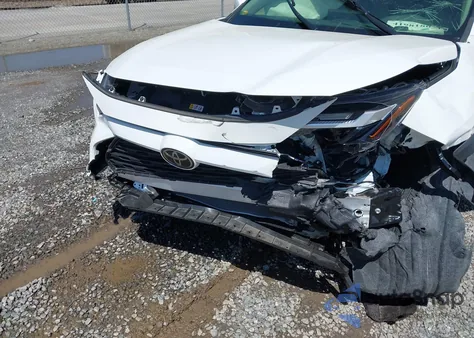 2023 Toyota Rav4 Xle z USA, uszkodzony, nr VIN JTMP1RFV1PD093939